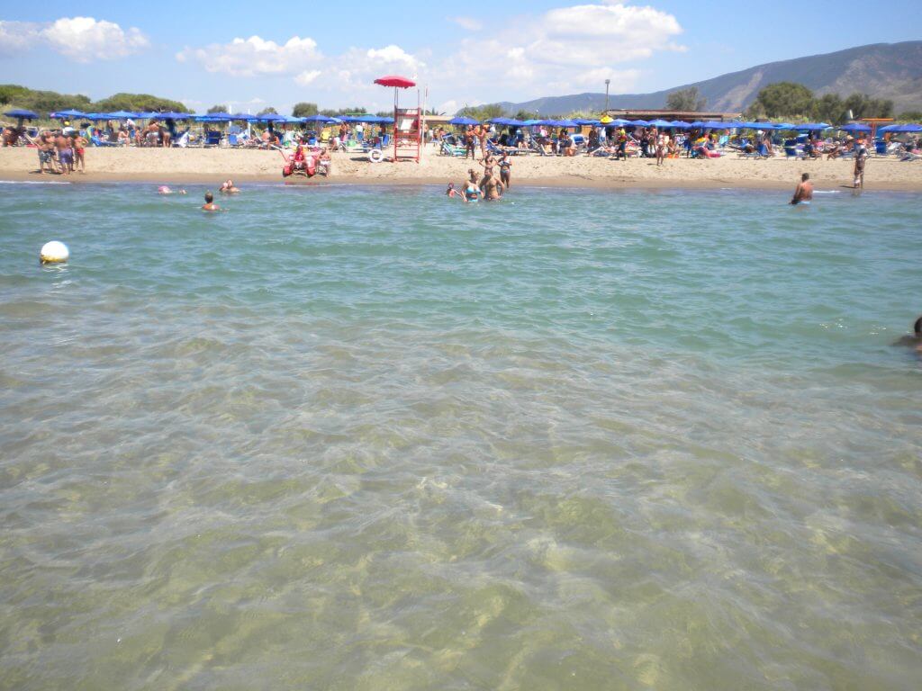 Spiaggia libera di Marina di Licola a Pozzuoli (Napoli)